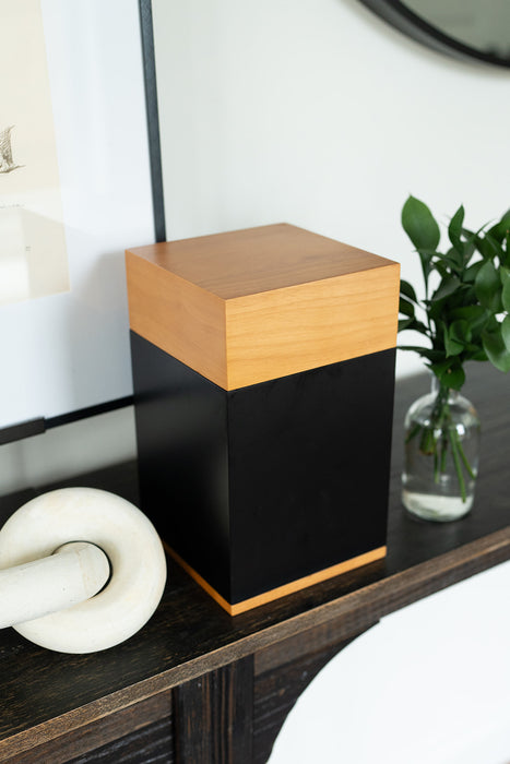 Modern Simplicity Urn