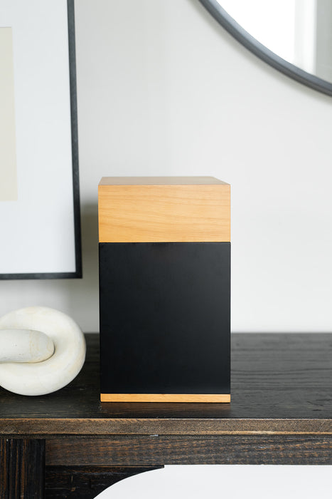 Modern Simplicity Urn