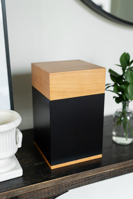 Modern Simplicity Urn